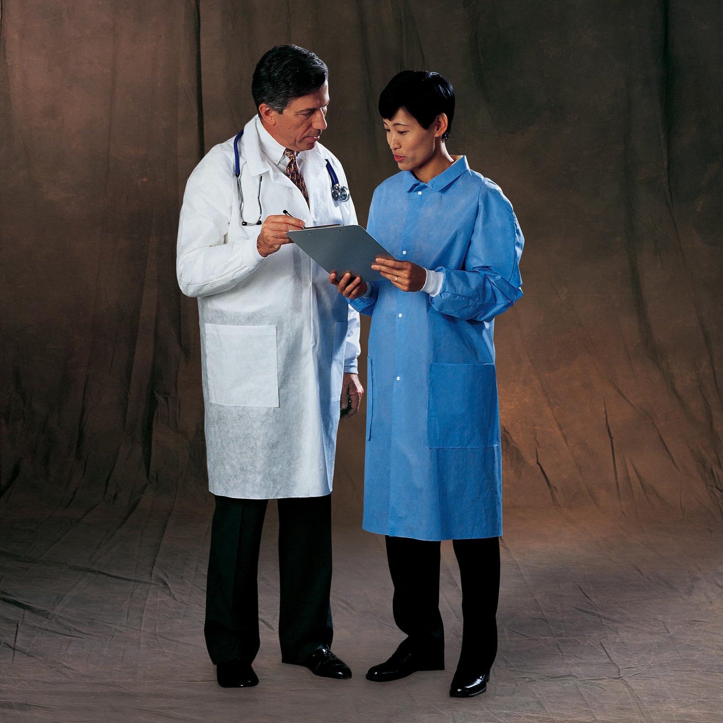 Lab Coat Basic White X-Large Knee Length 3-Layer SMS Disposable - 10123